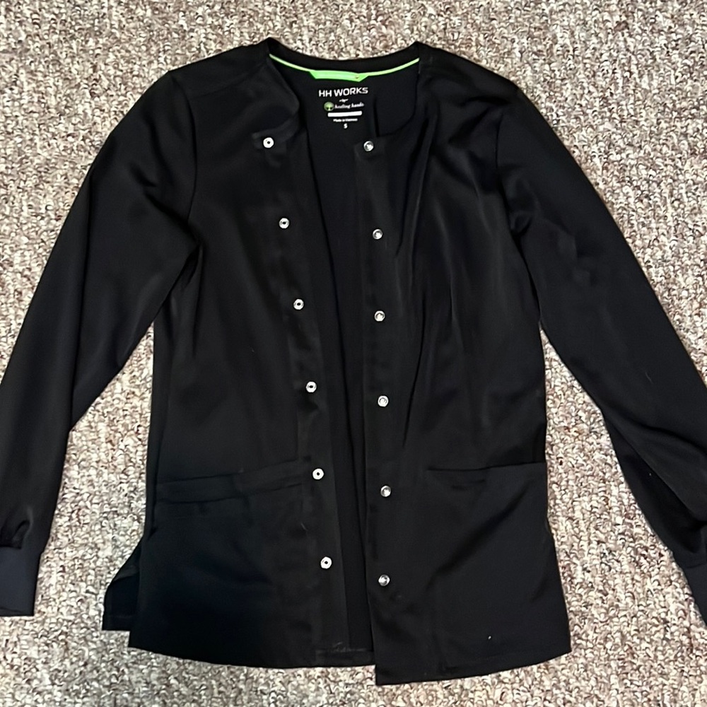 HH works by healing hands snap scrub jacket/sweater